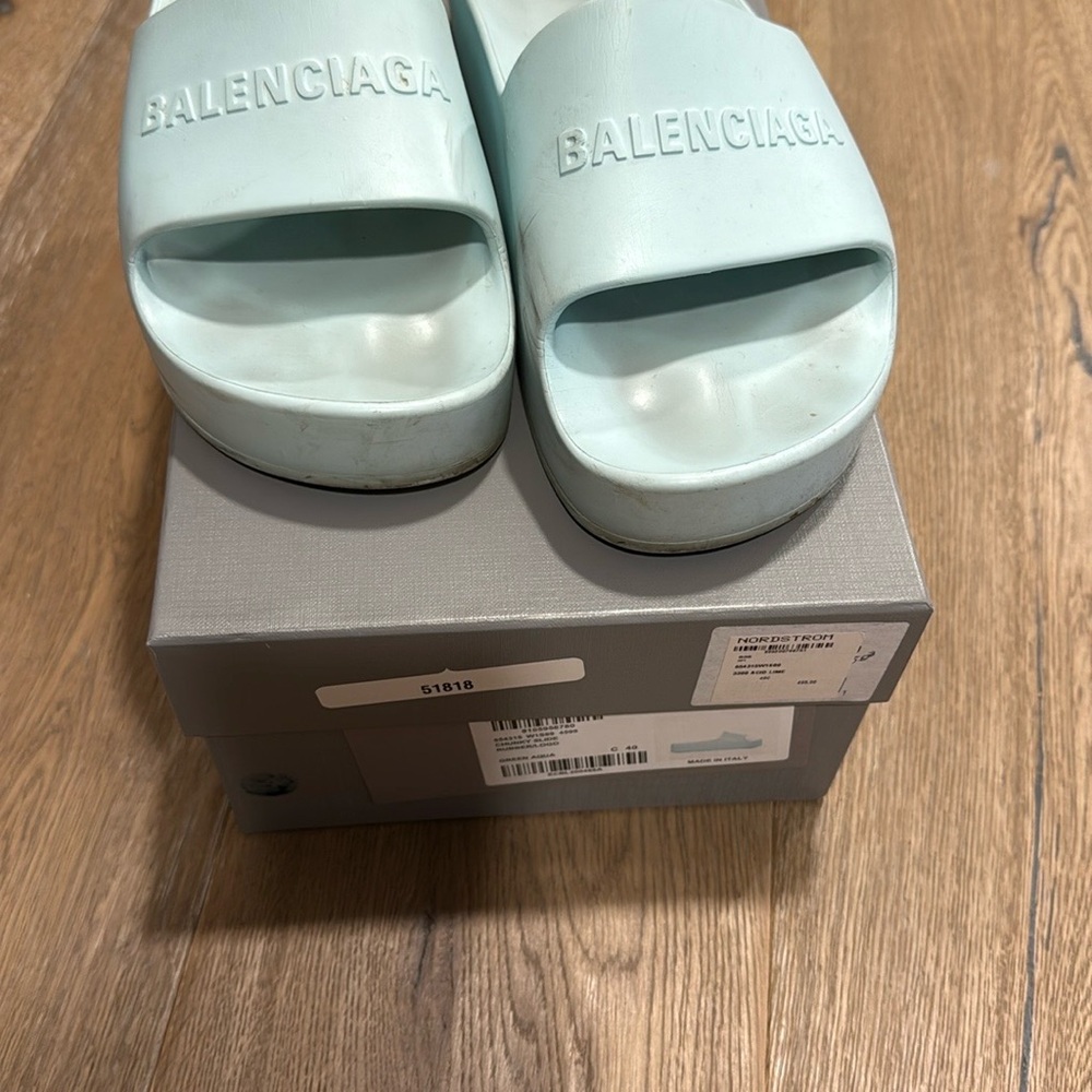 Balenciaga logo embossed slides size 40